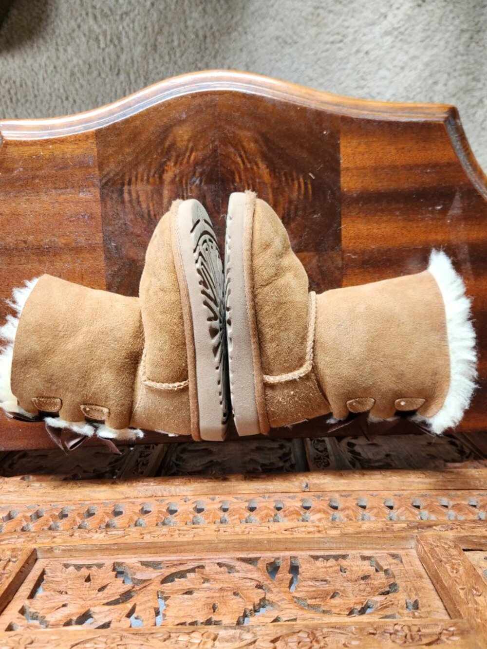 UGG Toddler/Kids Bailey Bow II Boots in Chestnut Suede - Children's Size 8 - Picture 4 of 6